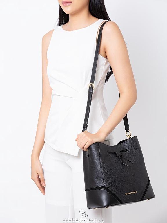 AUTHENTIC Michael Kors MK Nicole Leather Large Bucket Bag Black