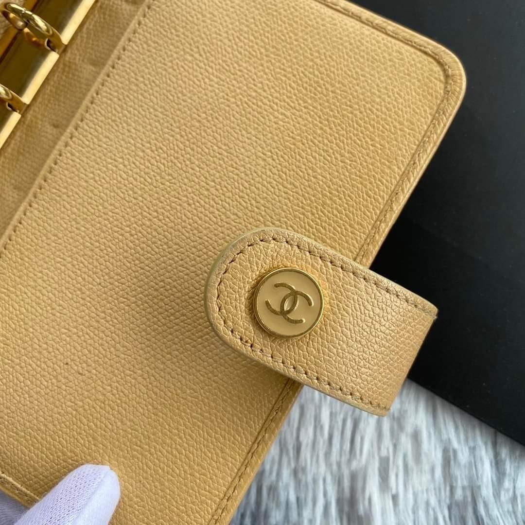 Chanel agenda/passport (Category: Luxury Bags & Wallets) located in Butuan. Submitted by jen_pre (Listing ID 1162292219, Image 3). Description: .