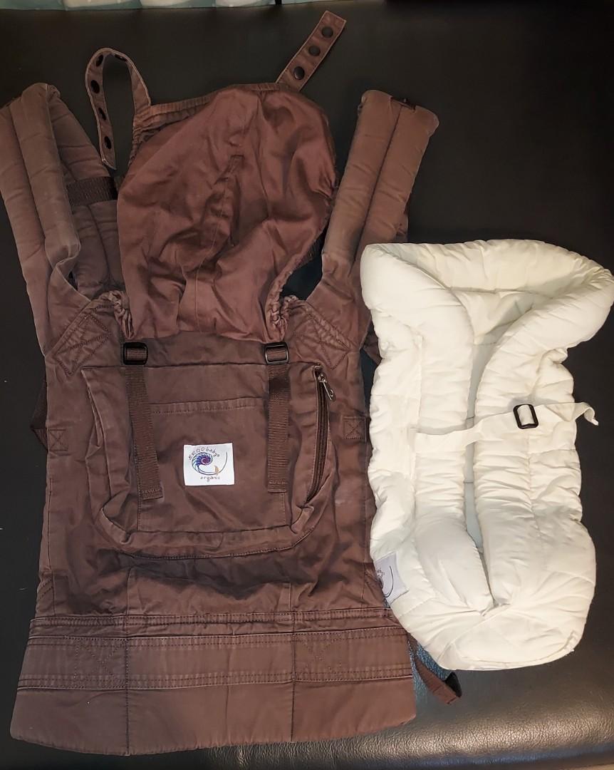 ERGOBABY organic baby carrier in dark chocolate with infant insert