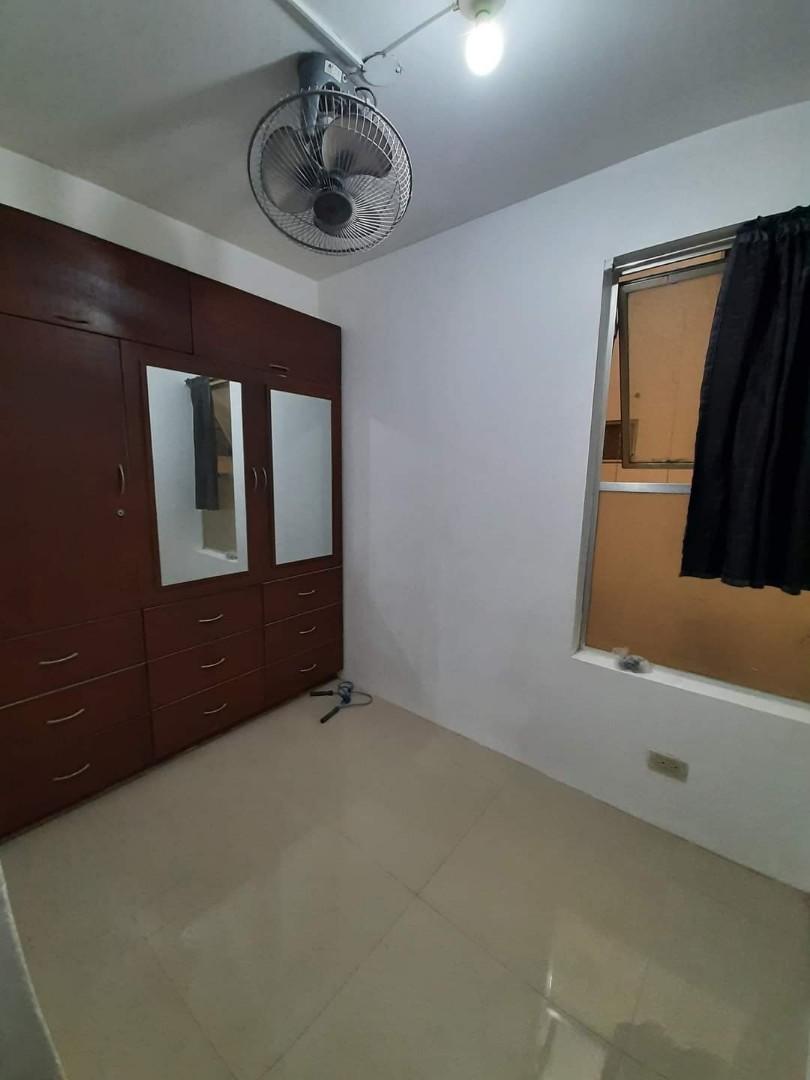 For Rent 1 Bedroom with Walk in Closet Hampton Gardens Condominium