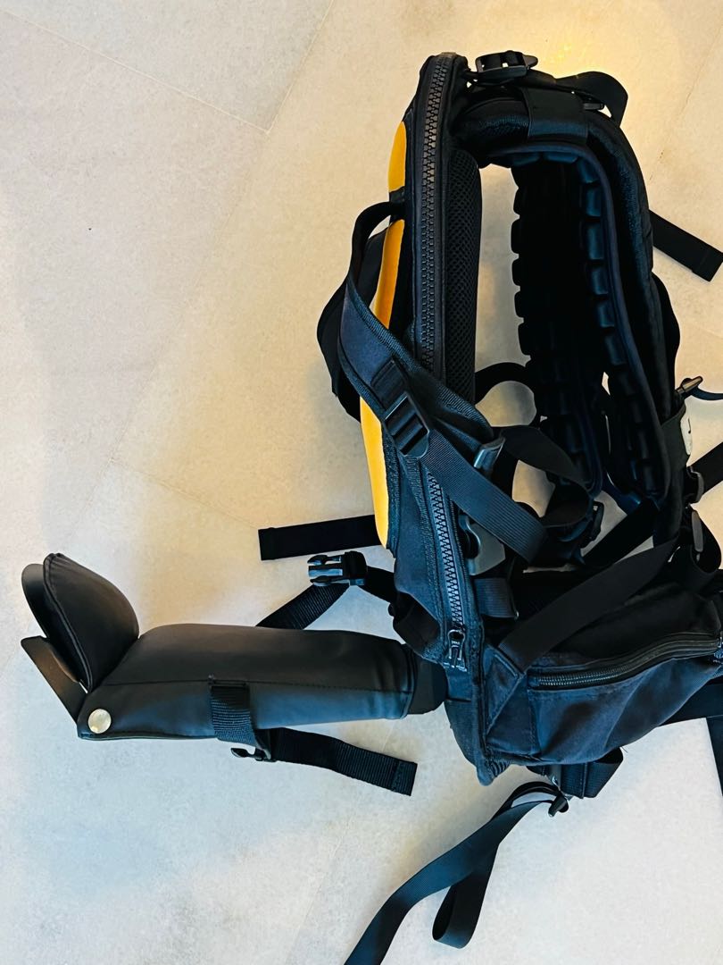 Freeloader Backpack Child Carrier with Seat Babies Kids Going
