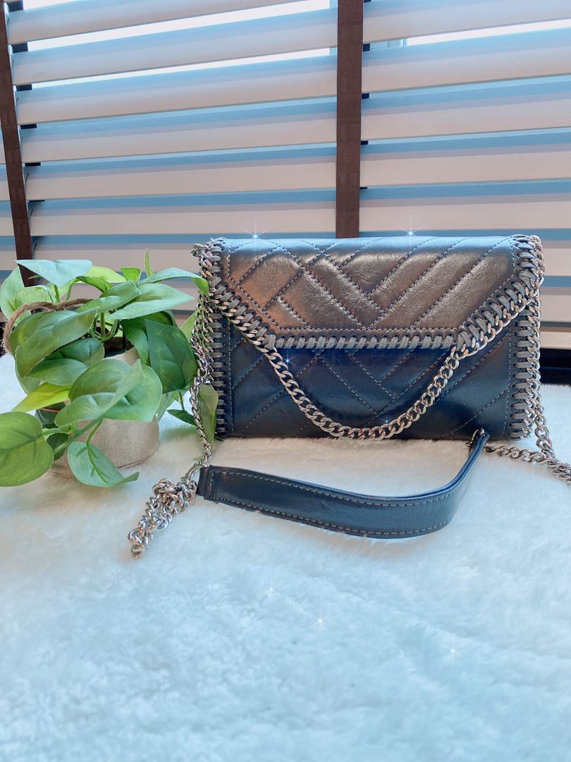 Glamage New Classy chain leather sling and clutch bag, Women's Fashion