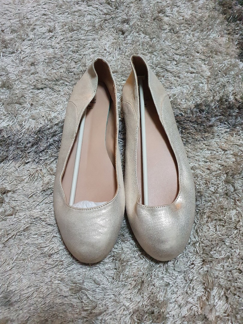 comfortable gold flats