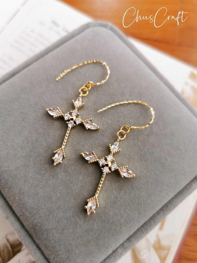 Chunky cross earrings online