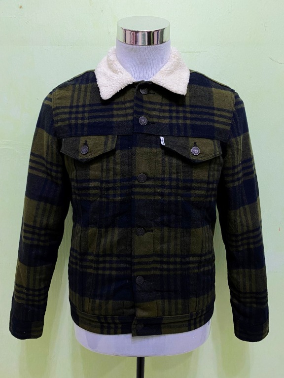 Levi s Plaid Flannel Sherpa Trucker Jacket Men s Fashion Coats Jackets and Outerwear on Carousell