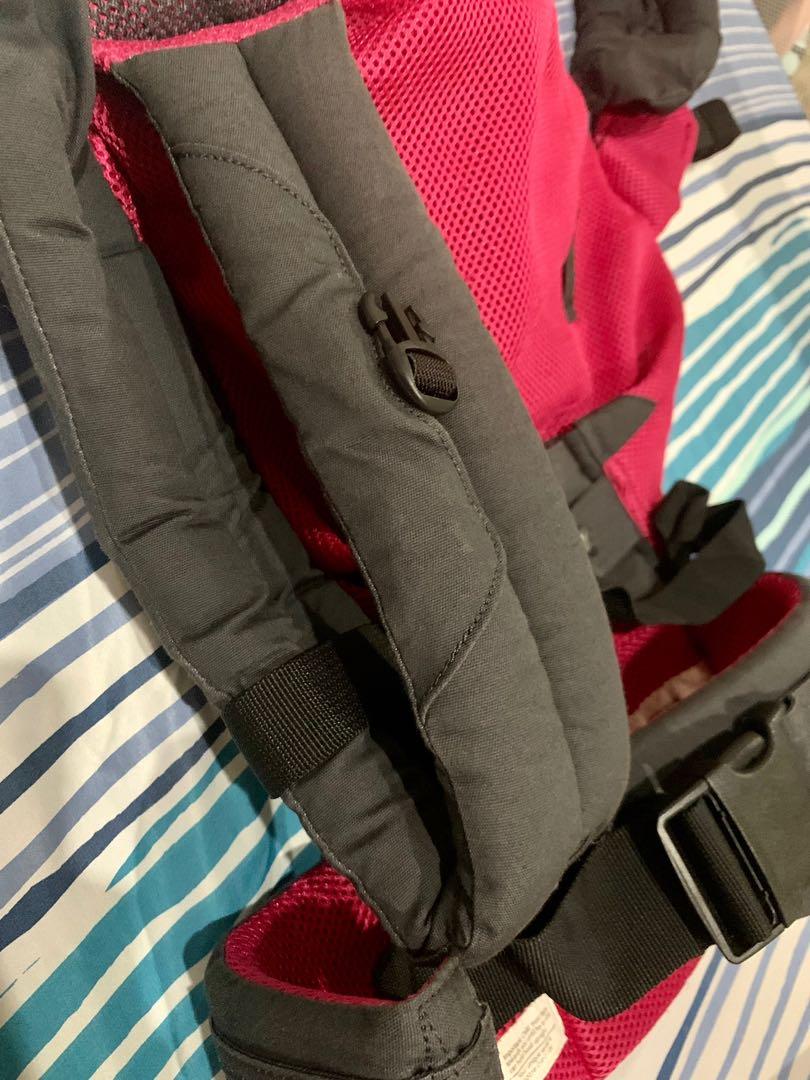 LILLEbaby Complete Airflow Charcoal Berry Babies Kids Going