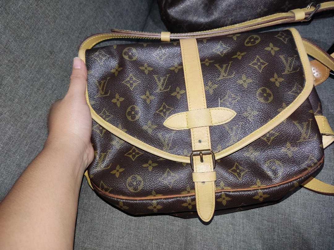 Louis Vuitton Brown Monogram Saumur 25 Leather Cloth ref.210986 - Joli  Closet