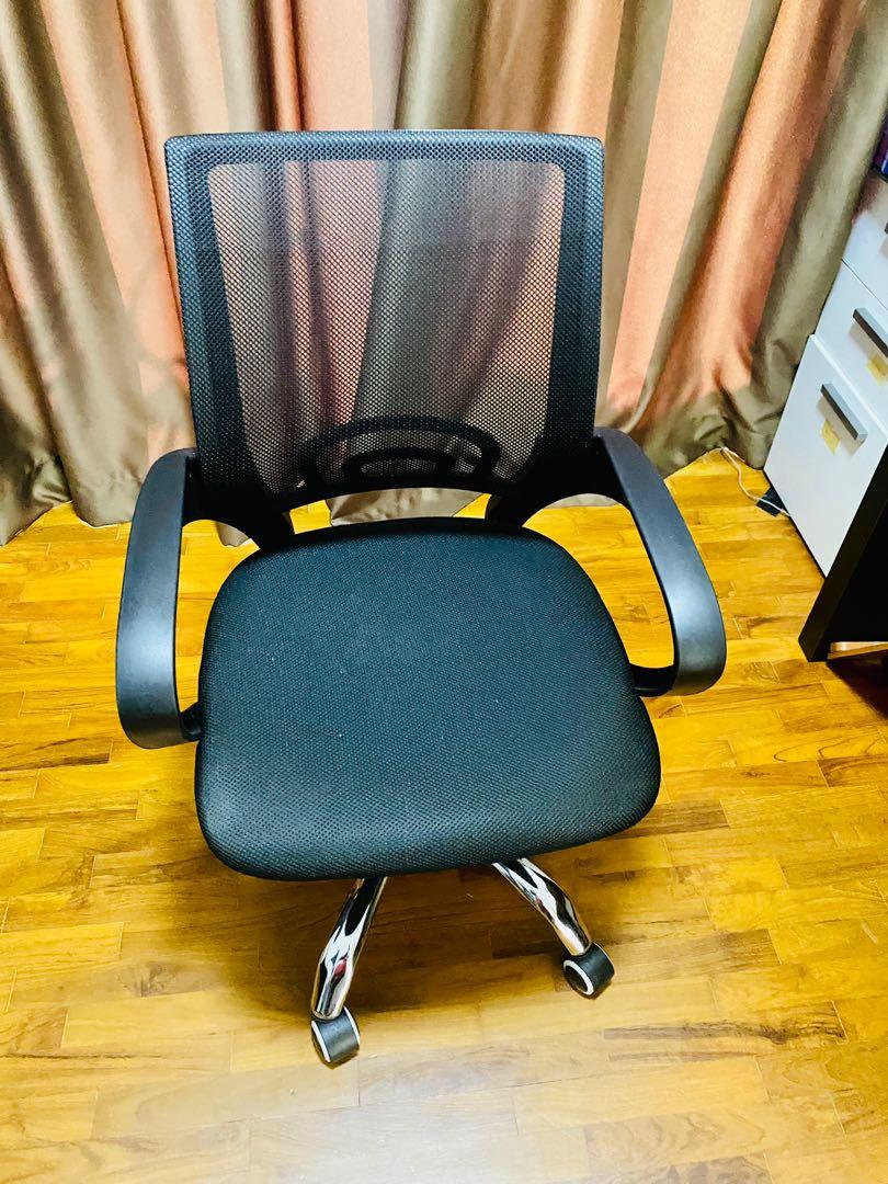 OFFICE COMPUTER CHAIR WITH WHEELS, Furniture & Home Living, Furniture
