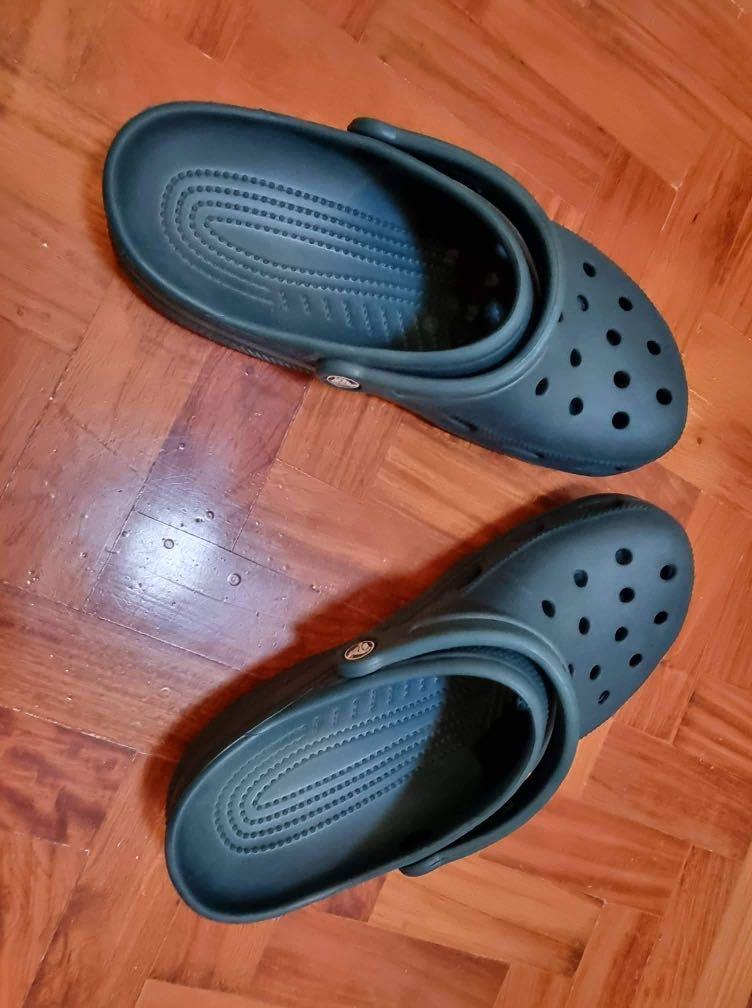 Emerald green crocs top