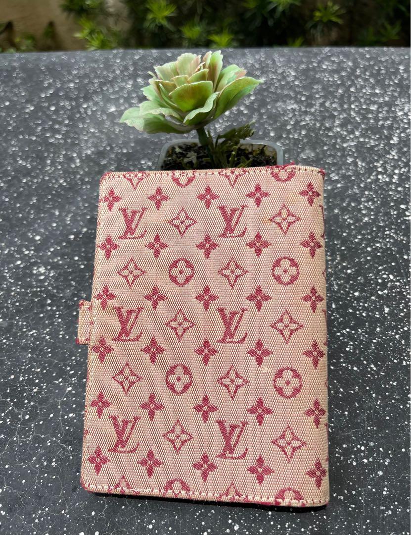 Original Louis Vuitton Mini Lin Agenda PM (Category: Luxury Bags & Wallets) located in Cabanatuan. Submitted by meyrasol (Listing ID 1162228162, Image 2). Description: normal signs of use.