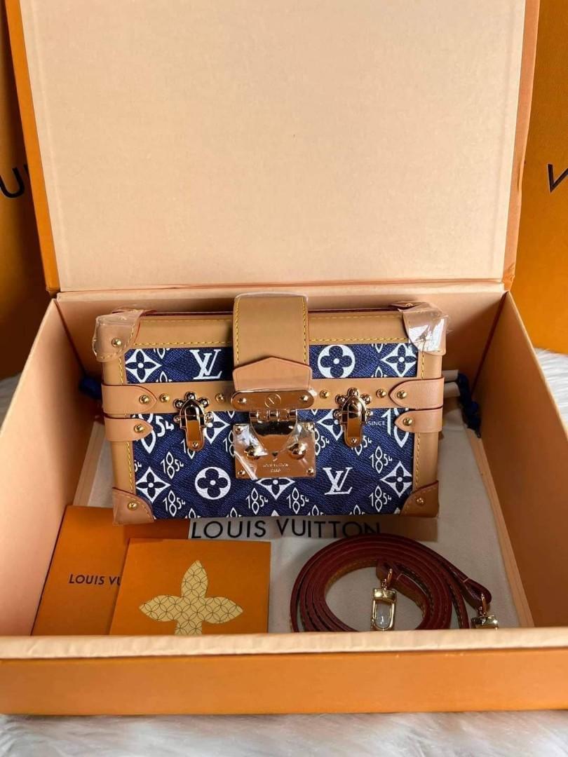 Petite malle (Category: Luxury Bags & Wallets) located in Makati City. Submitted by luxurbagonlineshop (Listing ID 1162328685, Image 1). Description: .
