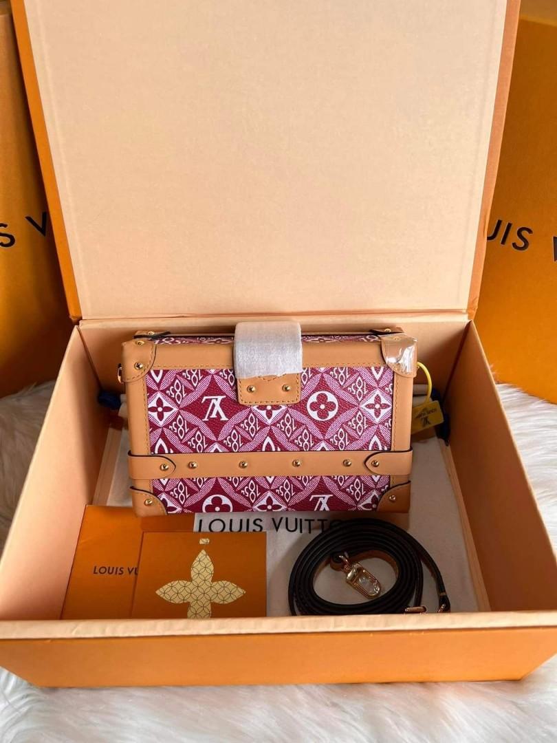 Petite Malle (Category: Luxury Bags & Wallets) located in Makati City. Submitted by luxurbagonlineshop (Listing ID 1162331641, Image 2). Description: .