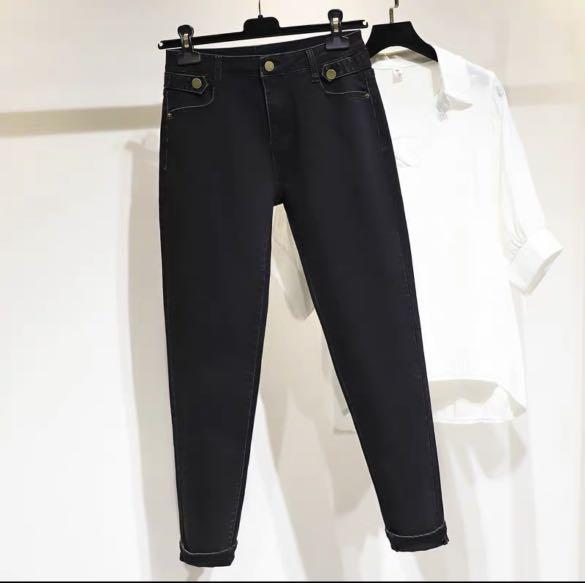 black plus size jeans
