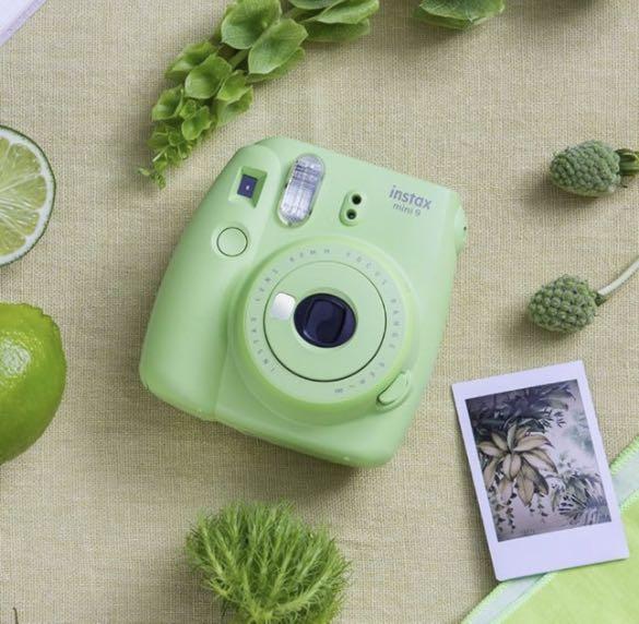 polaroid mint green