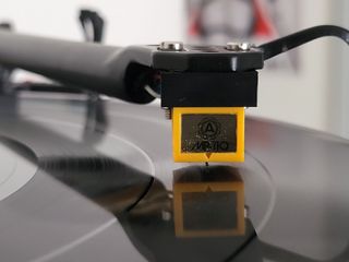 （分類：）位於 。 由 lowkeyfi 提交（商品編號 1162325205，圖片 1）。簡介： 。