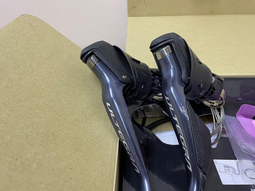 Shimano Ultegra Shifters R8050(Di2) for Rim Brakes, Sports Equipment