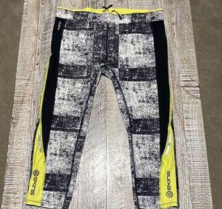 SKINS Size XL (More Suited For M/L) 3/4 Leggings Excellent Condition!