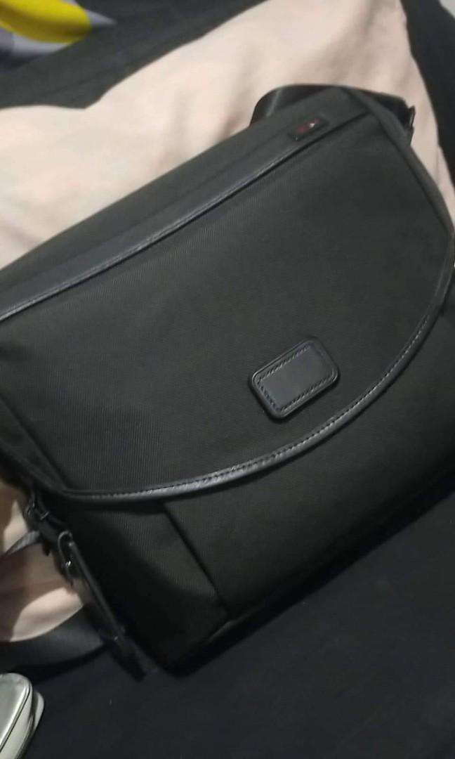 Tumi messenger shop bag alpha 2