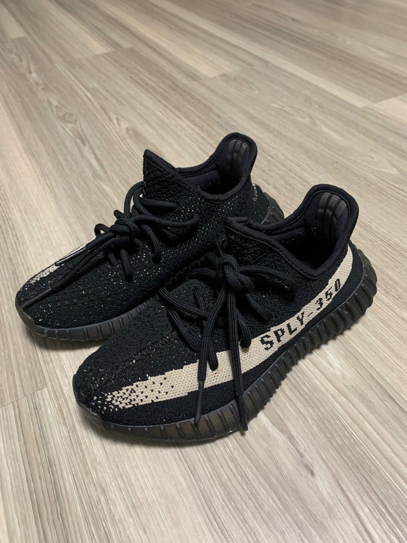US5 Yeezy Boost 350 V2 Oreo Woman Size 