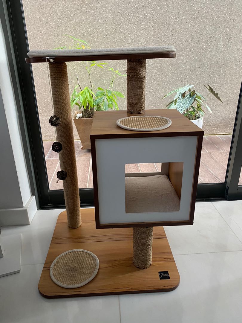 Vesper Cat Treehouse & Scratchpole, Pet Supplies, Homes & Other Pet