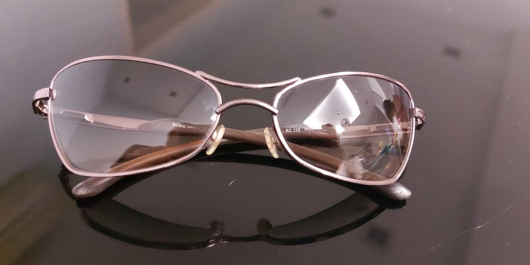Max discount azria sunglasses