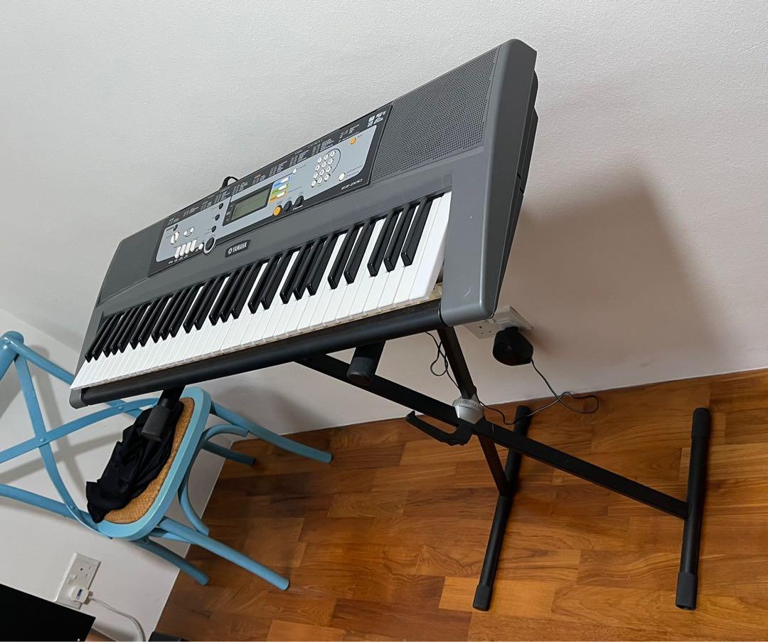 Yamaha Keyboard EZ200, Hobbies & Toys, Music & Media, Musical