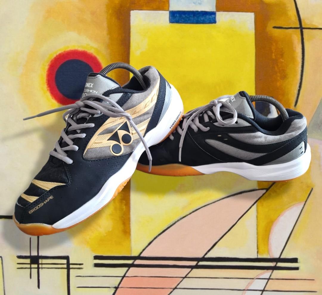 YONEX POWER CUSHION 100 sepatu second branded