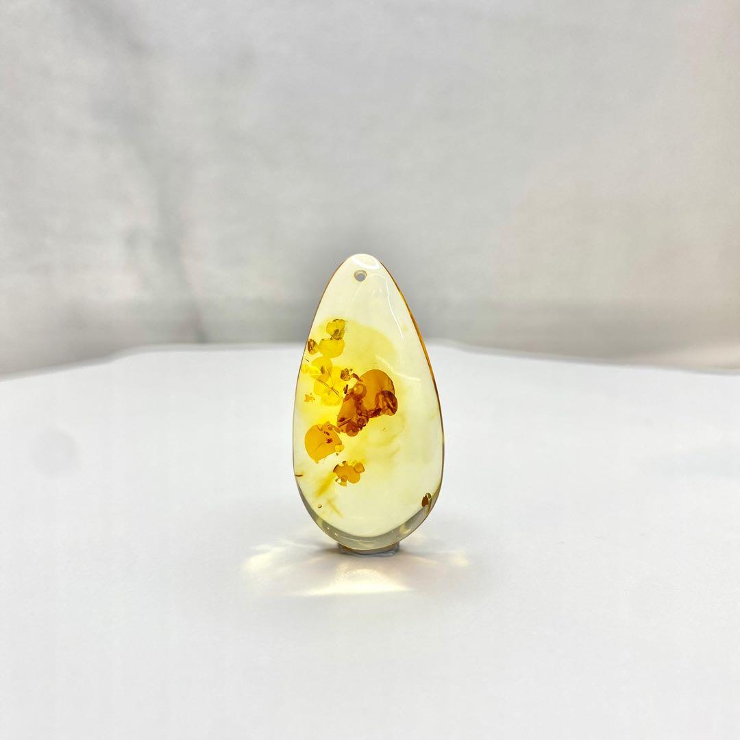 琥珀花珀吊墜 女裝 飾物及配件 吊飾 Carousell