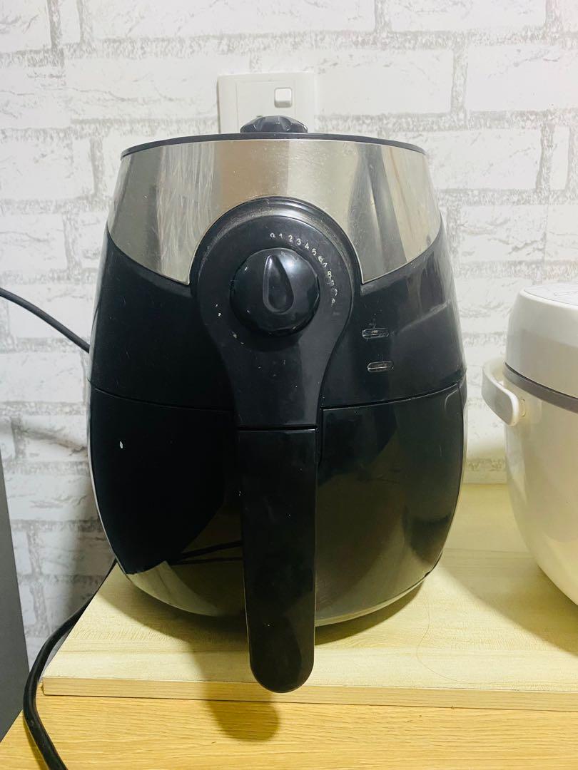 Air fryer black Russel Taylor, TV & Home Appliances, Electrical, Adaptors & Sockets on Carousell