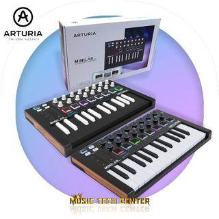 Arturia MiniLab Mk II  Limited Edition Inverted Black & Black MIDI Controller Keyboard