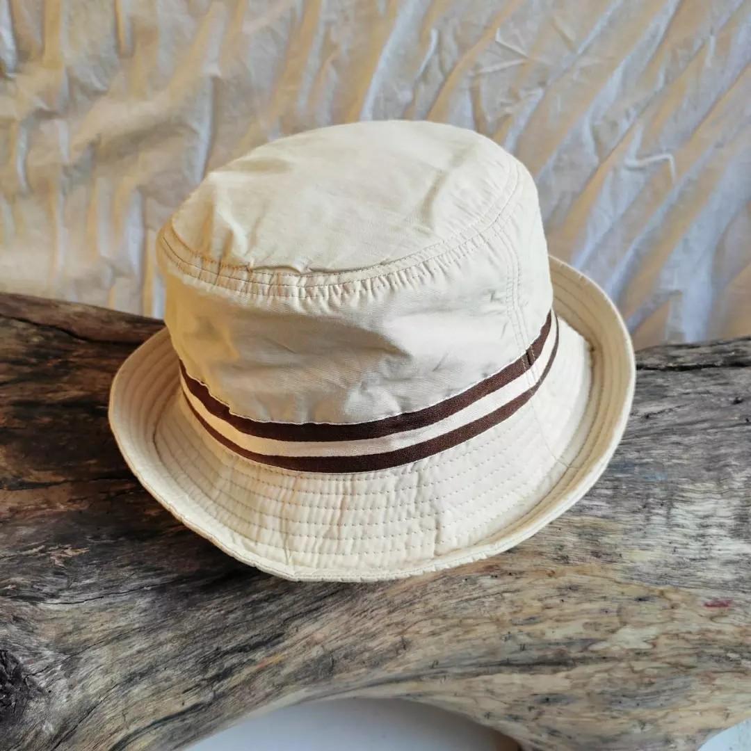 beanpole bucket hat, Fesyen Pria, Aksesoris, Topi di Carousell