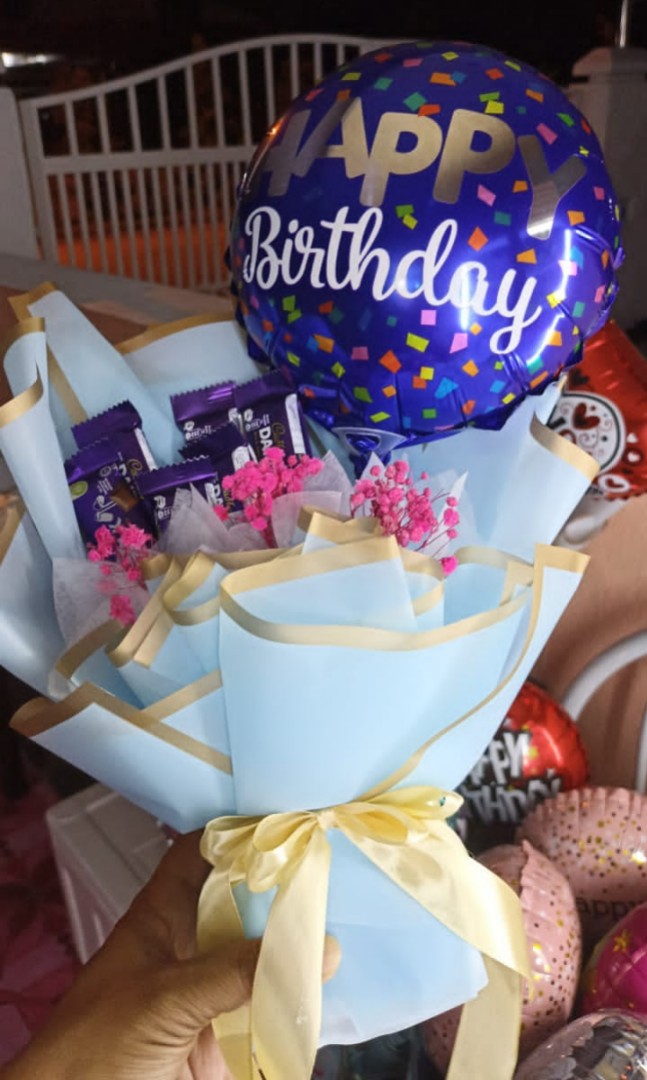 Diah's Chocolate Bouquet - Set Pahar Coklat..Sesuai untuk pelbagai  majlis.Sebuah pasu + 40 batang coklat + Bunga Hiasan + wording ucapan bagi  setiap coklat = RM 140 sahaja.Kepuasan anda keutamaan kami. Hubungi 013  2397202 / 013 7106915.