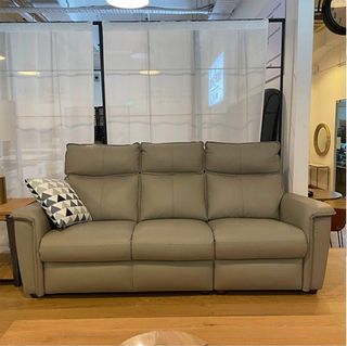 (Category: ) located in . Submitted by reenarajamohan89 (Listing ID 1162565121, Image 1). Description: .