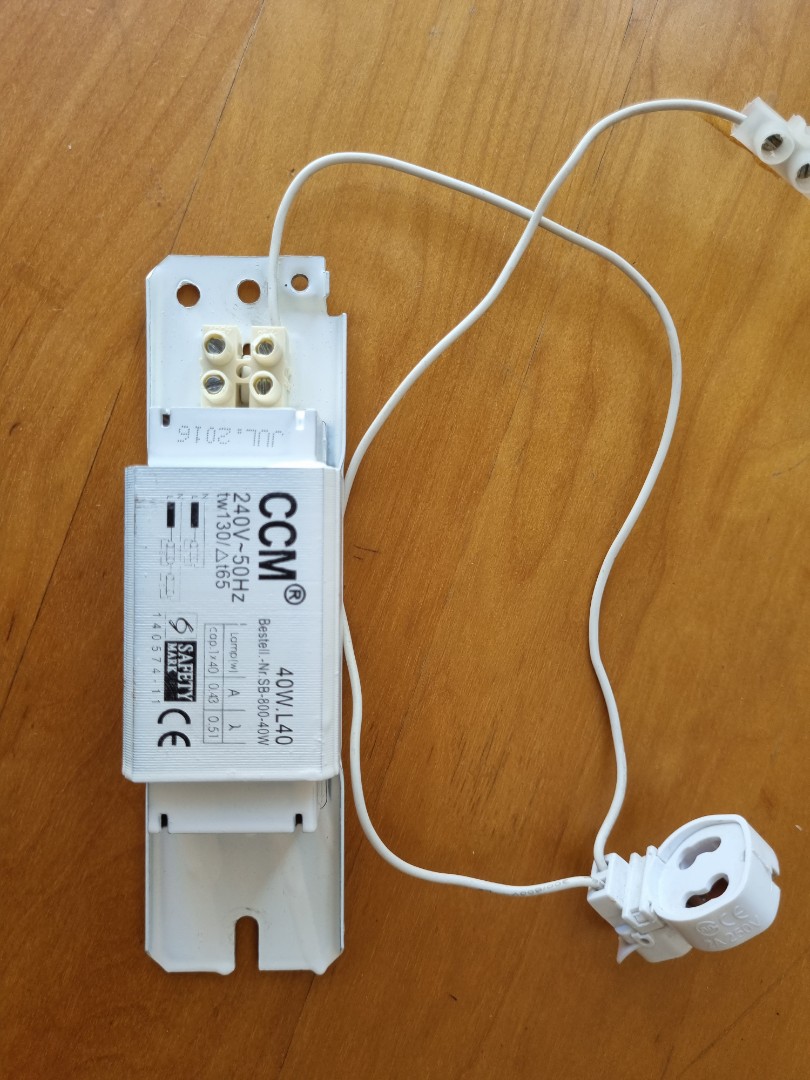 Fluorescent shop tube transformer