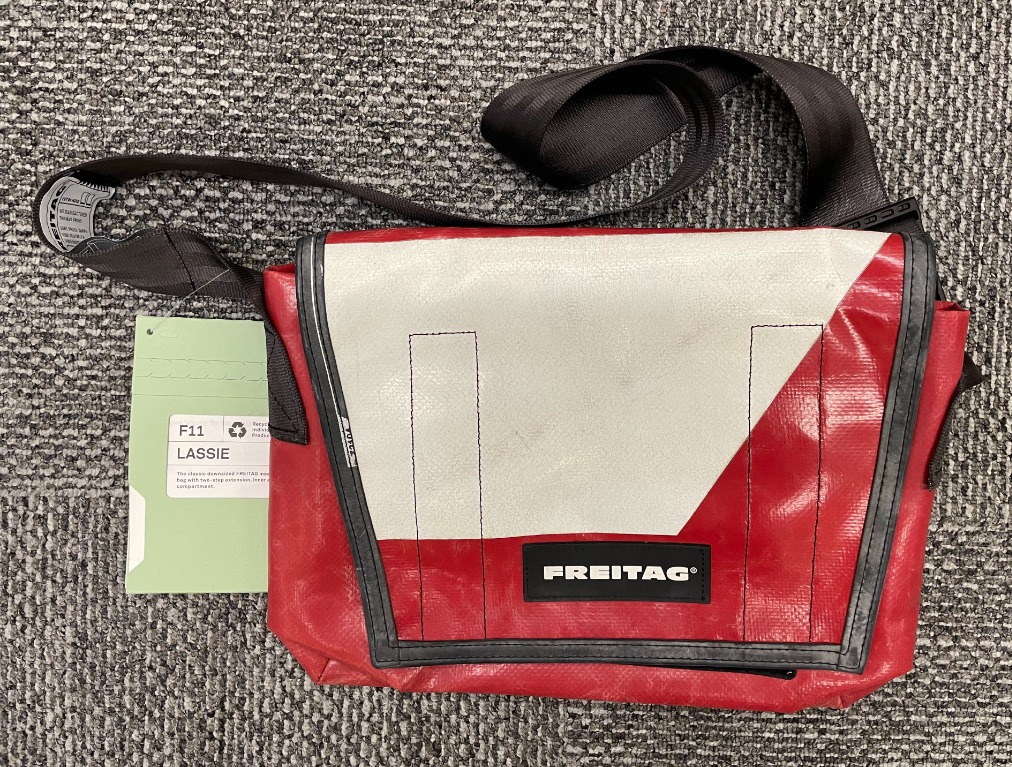 FREITAG/ F11 Lassie / 潮人專屬環保包(red/ white), 男裝, 袋, 小袋