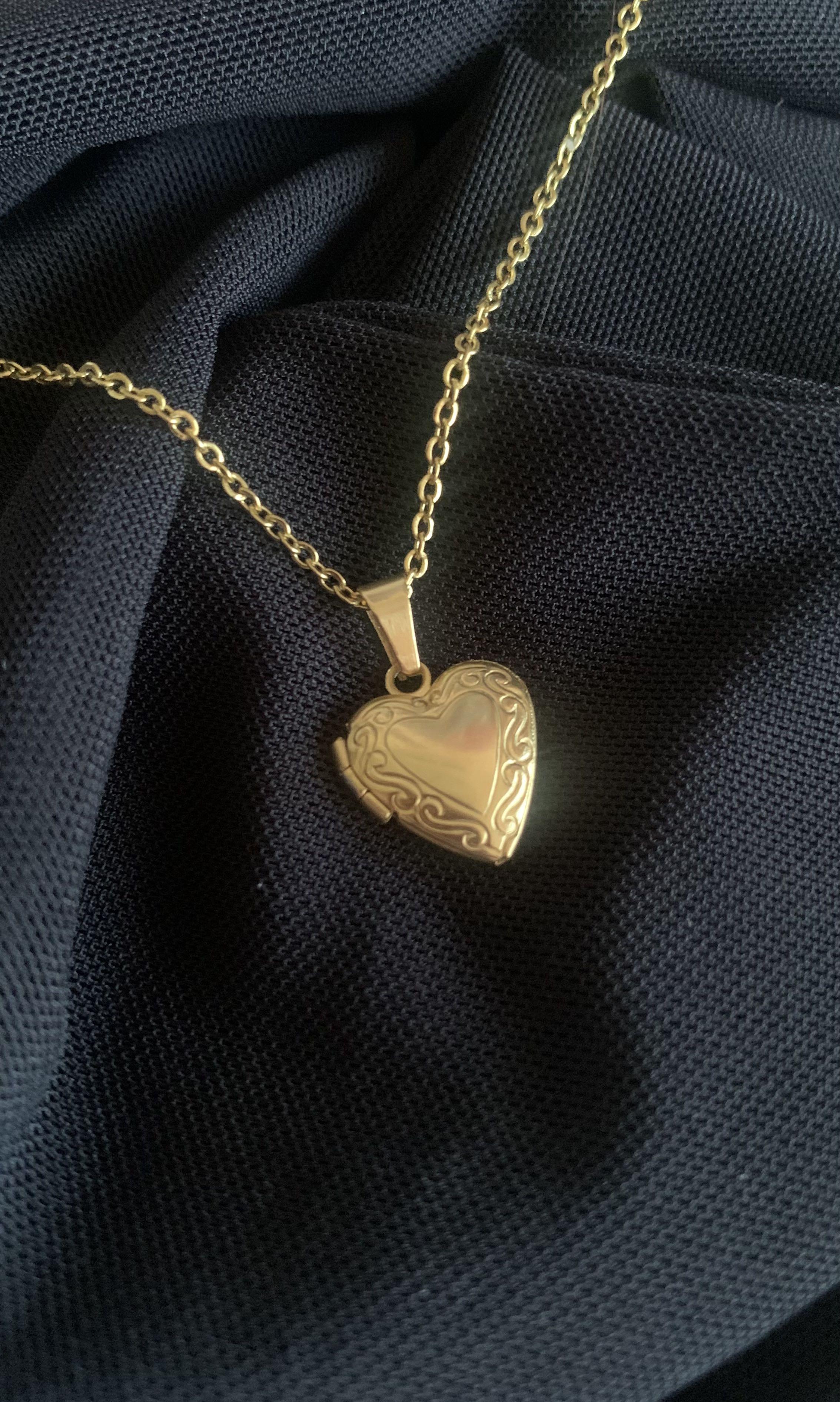 Real top locket necklace