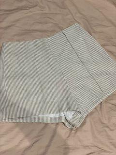 Hensel&gretel striped shorts