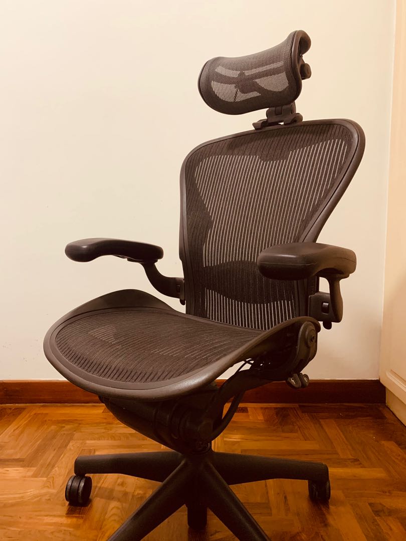 Herman Miller Aeron Chair + Headrest rare !, Furniture & Home Living