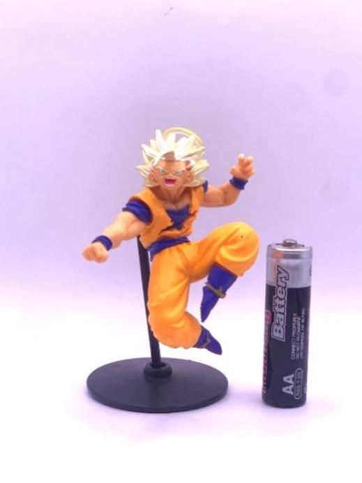 Super Saiyan Son Goku Bandai Dragonball Z 19 HG Gashapon Figure 