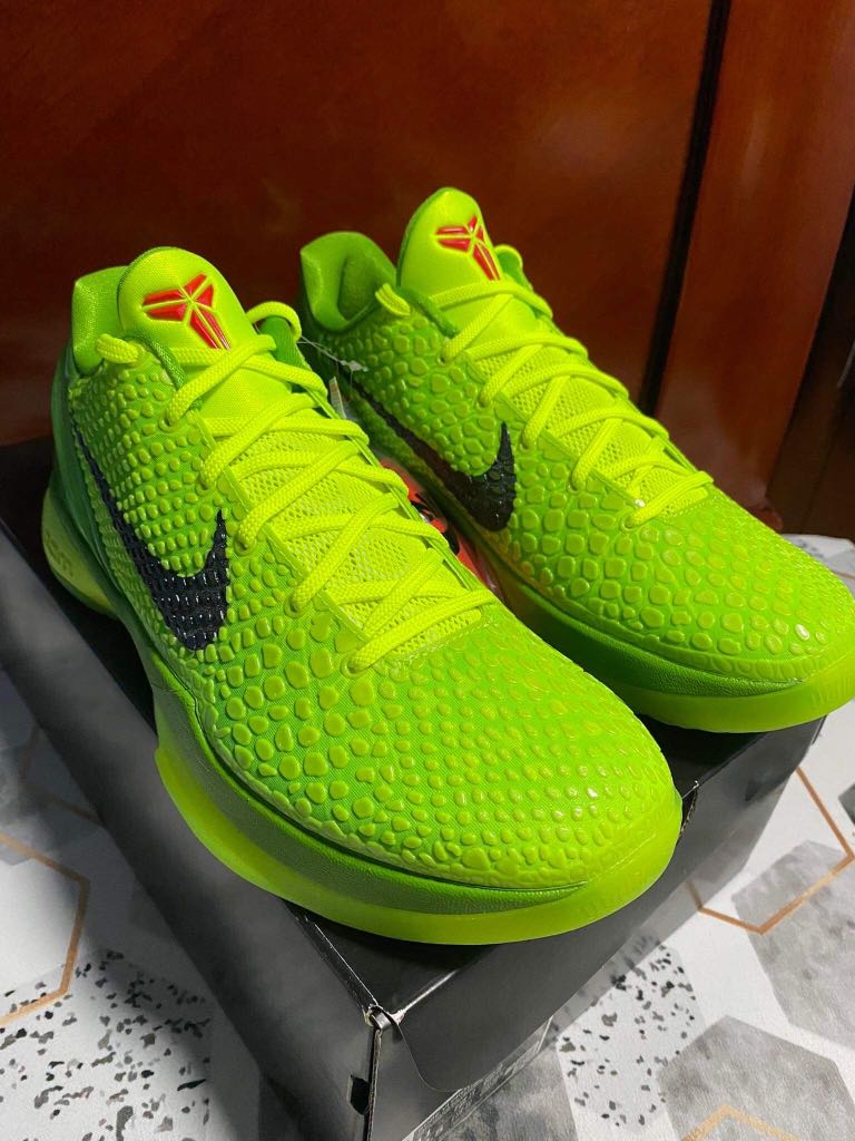 Kobe outlet 11 grinch