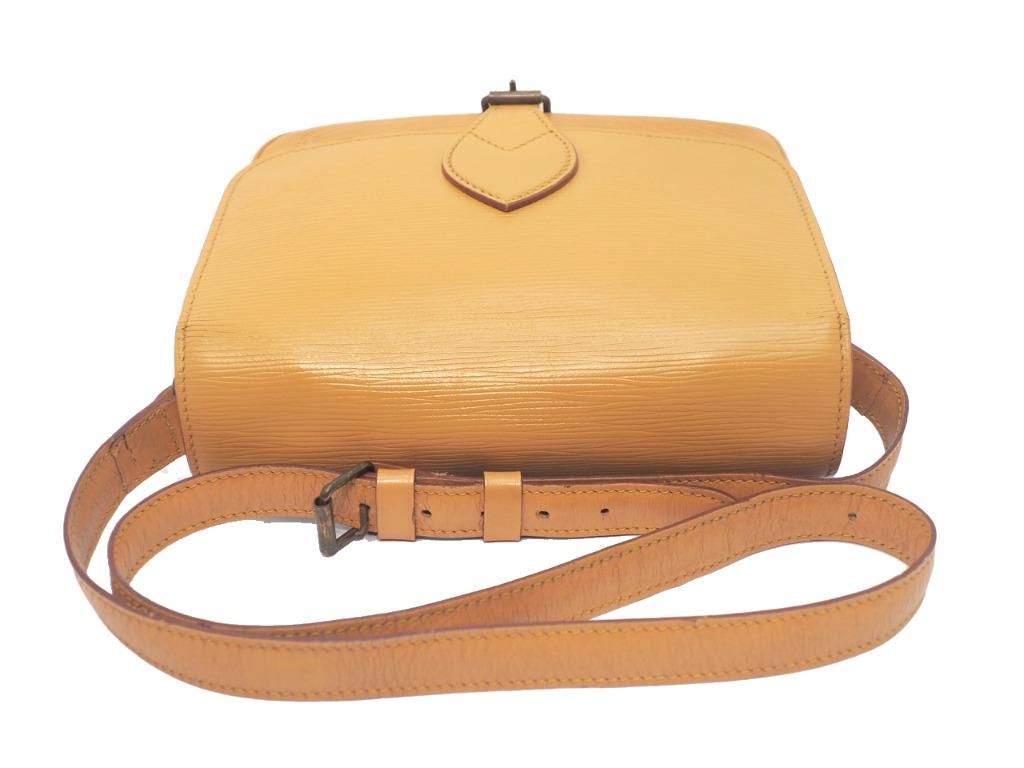 Boetie MM or Carryall? I really like the Boetie. #designerbags