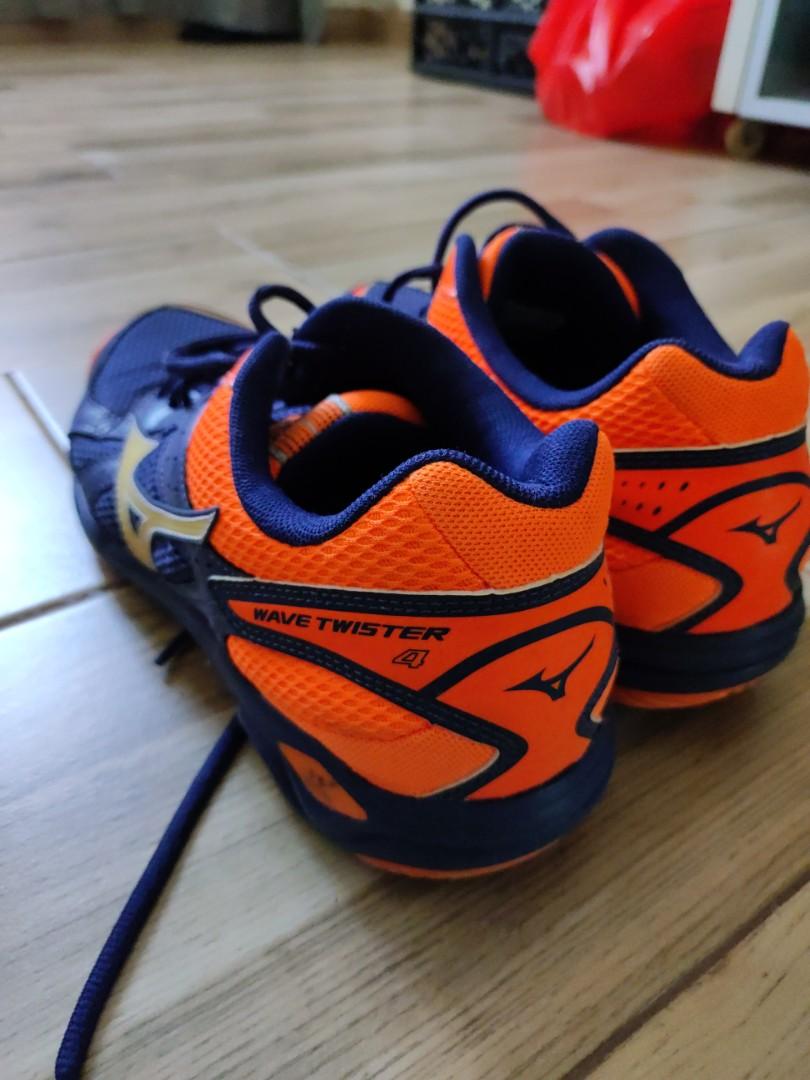 Mizuno Wave Twister 4 badminton shoes Size US 8 Sports