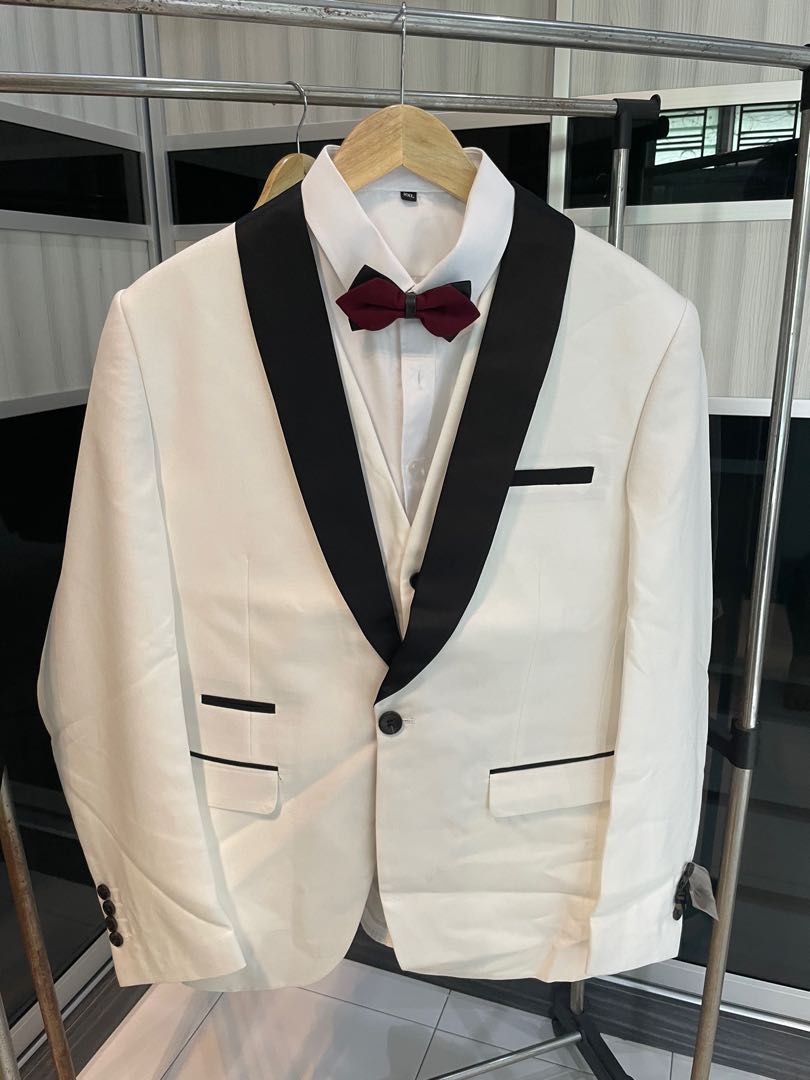 Modern Style White Blazer / Men White Coat with Vest and Pants. (One
