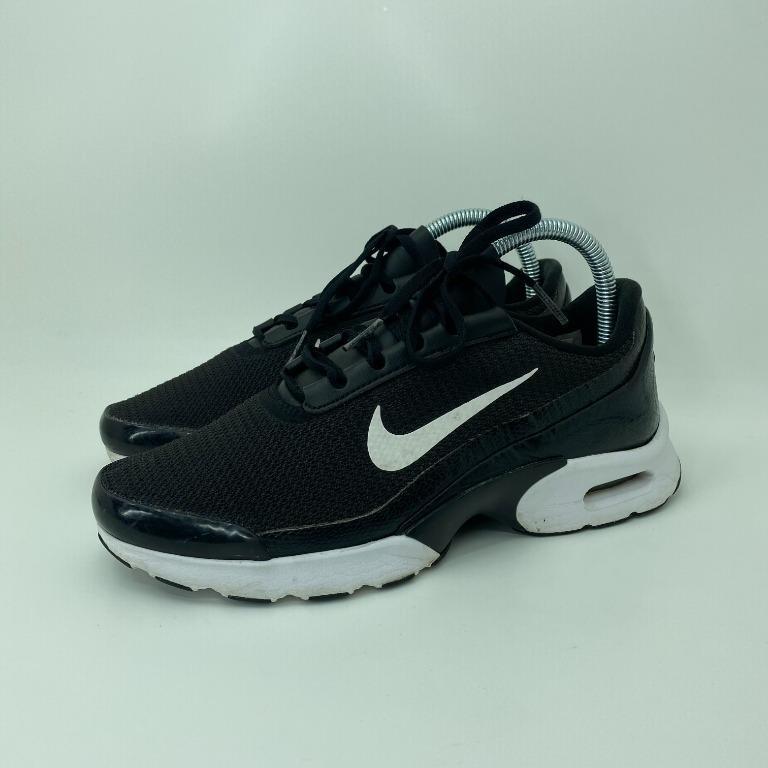 Nike air max jewell trainers in light bone clearance