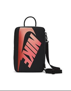 (Category: ) located in . Submitted by sneaker_addictt (Listing ID 1162385152, Image 1). Description: .