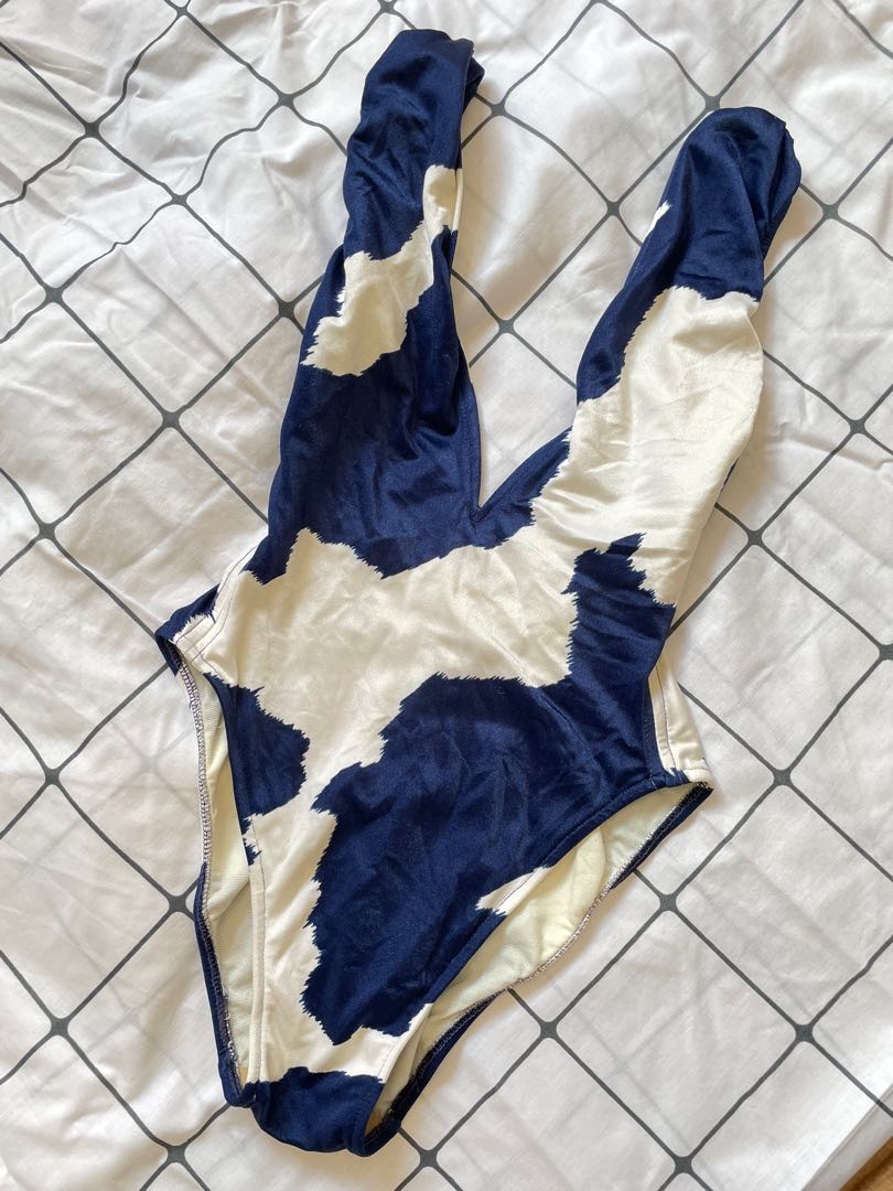 One piece Elegant swimsuit, Women's Fashion, Swimwear, Bikinis