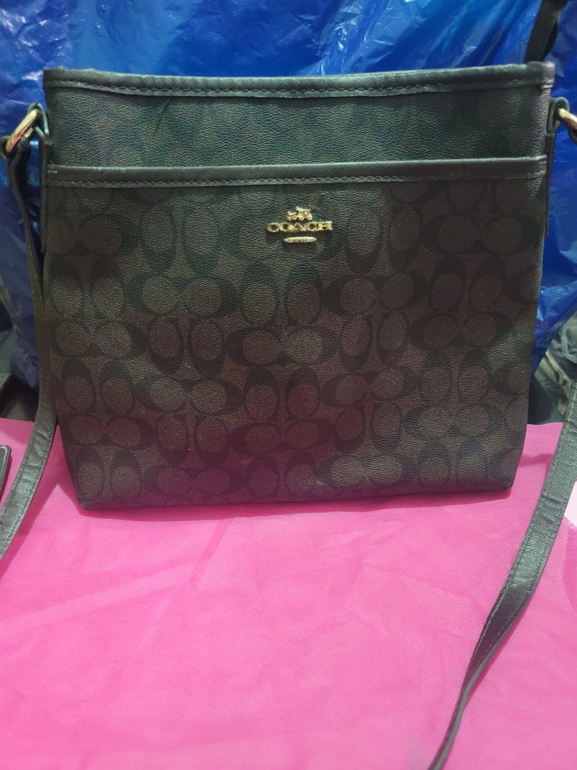 orig coach crossbody bag, Women's Fashion, Bags & Wallets, Crossbody