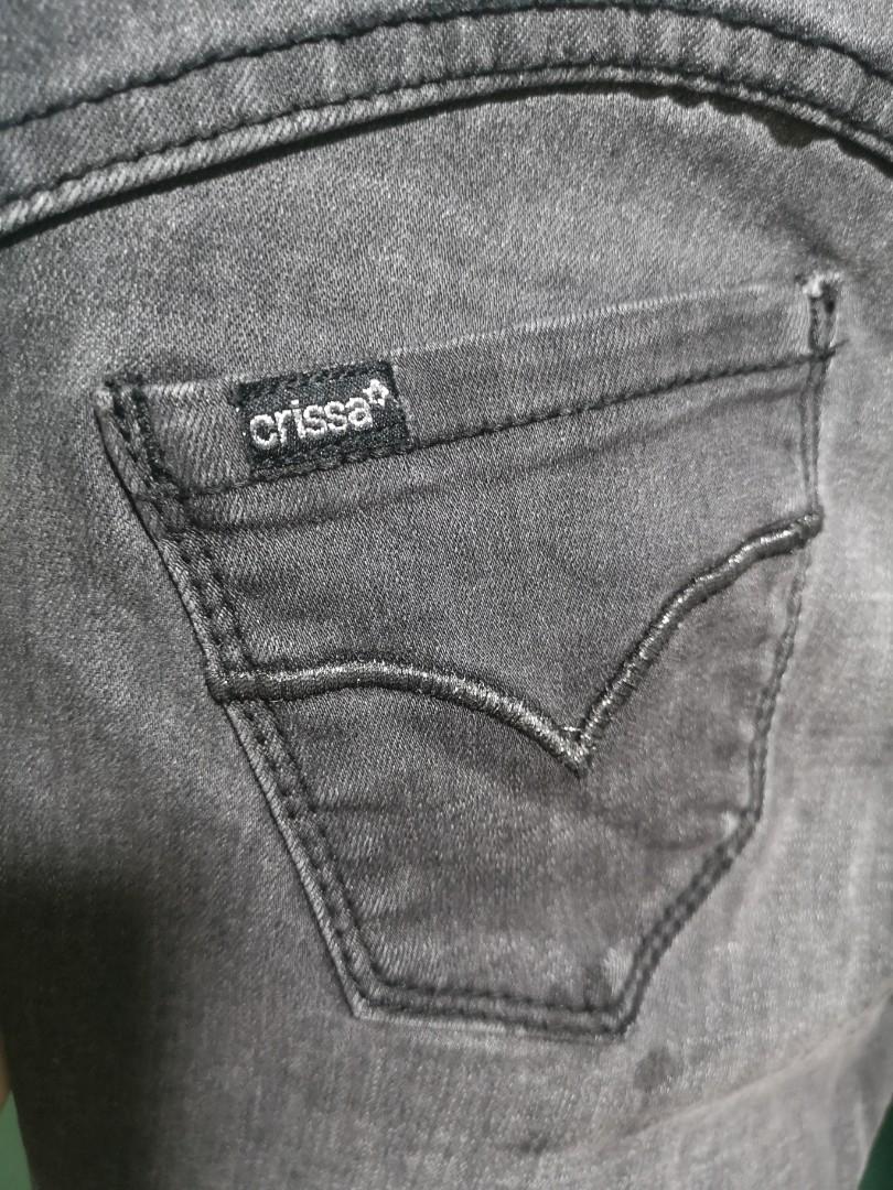 Reversible pants (Category: Jeans) located in Quezon City. Submitted by vbhacemnz (Listing ID 1162496540, Image 2). Description: Stretchable Crissa pants Can fit size 28-30. May maliit na issue kindly see attached photo..
