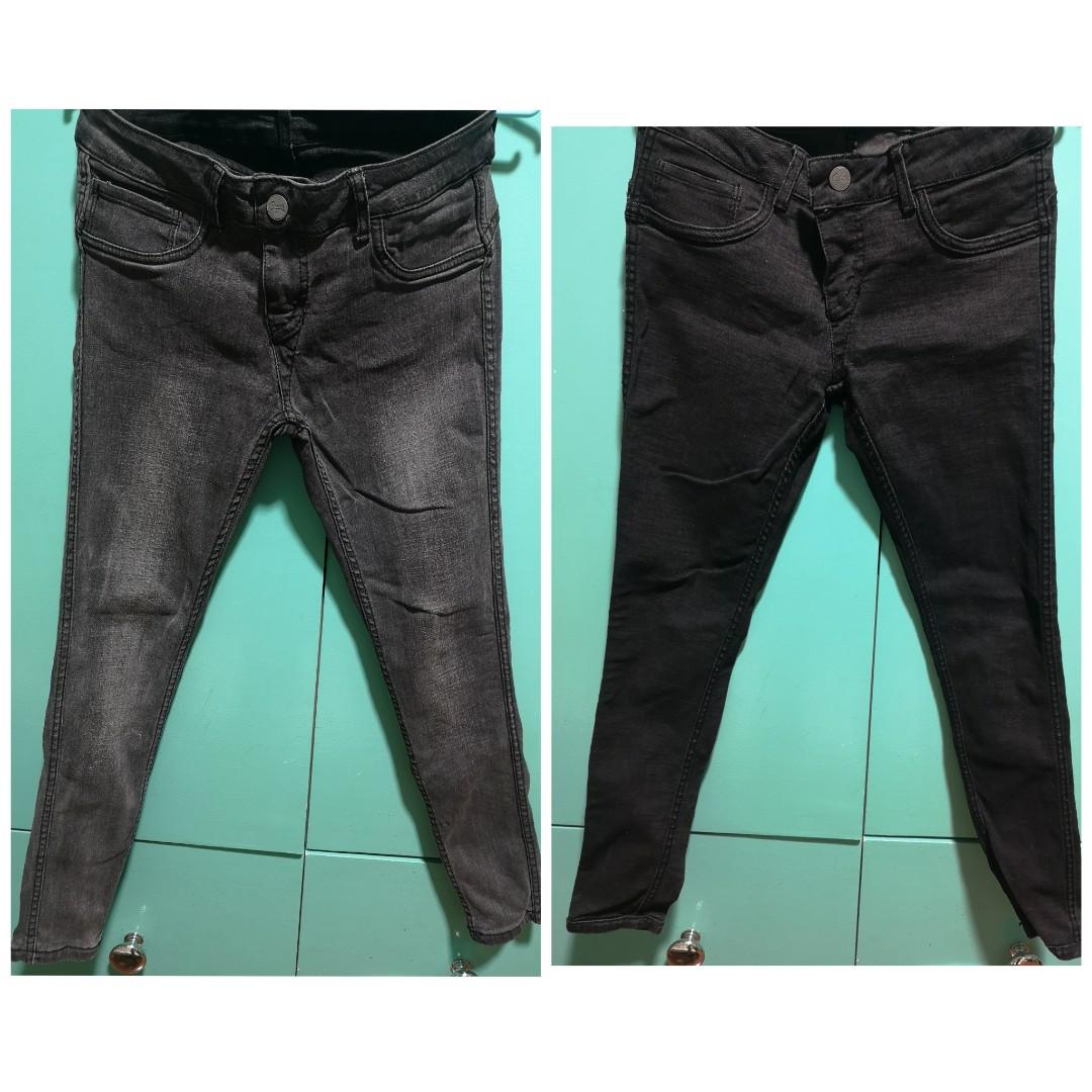 Reversible pants (Category: Jeans) located in Quezon City. Submitted by vbhacemnz (Listing ID 1162496540, Image 1). Description: Stretchable Crissa pants Can fit size 28-30. May maliit na issue kindly see attached photo..