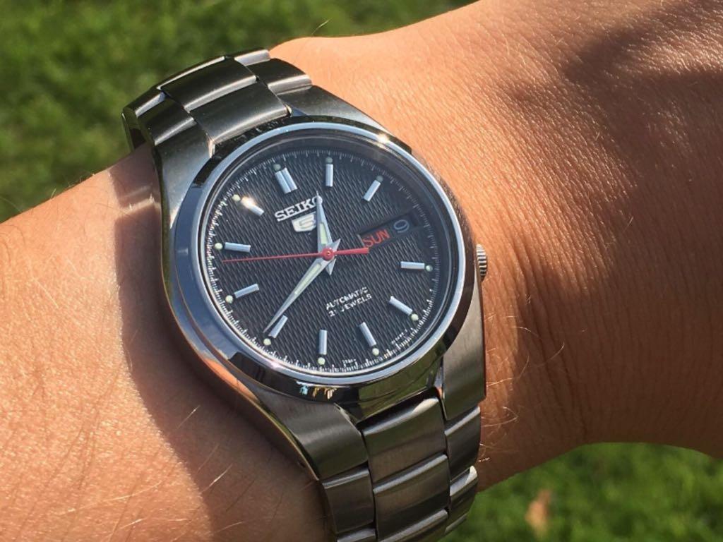 Seiko 5 textured dial on sale